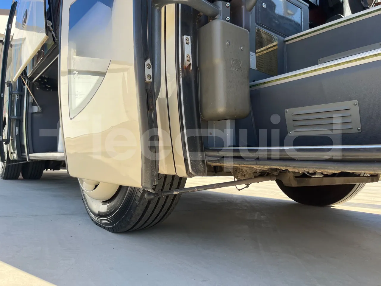 King Long XMQ6900 XMQ6900-3/ Euro 5 - 178Kw - 8,995 Mt - door mechanism photo