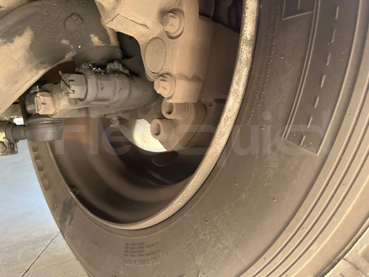 King Long XMQ6900 XMQ6900-3/ Euro 5 - 178Kw - 8,995 Mt - front discs left
