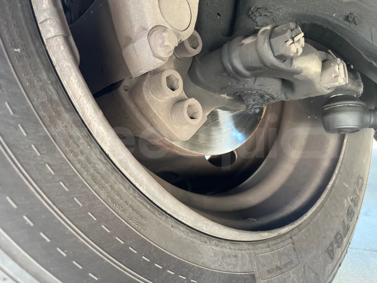 King Long XMQ6900 XMQ6900-3/ Euro 5 - 178Kw - 8,995 Mt - front discs right
