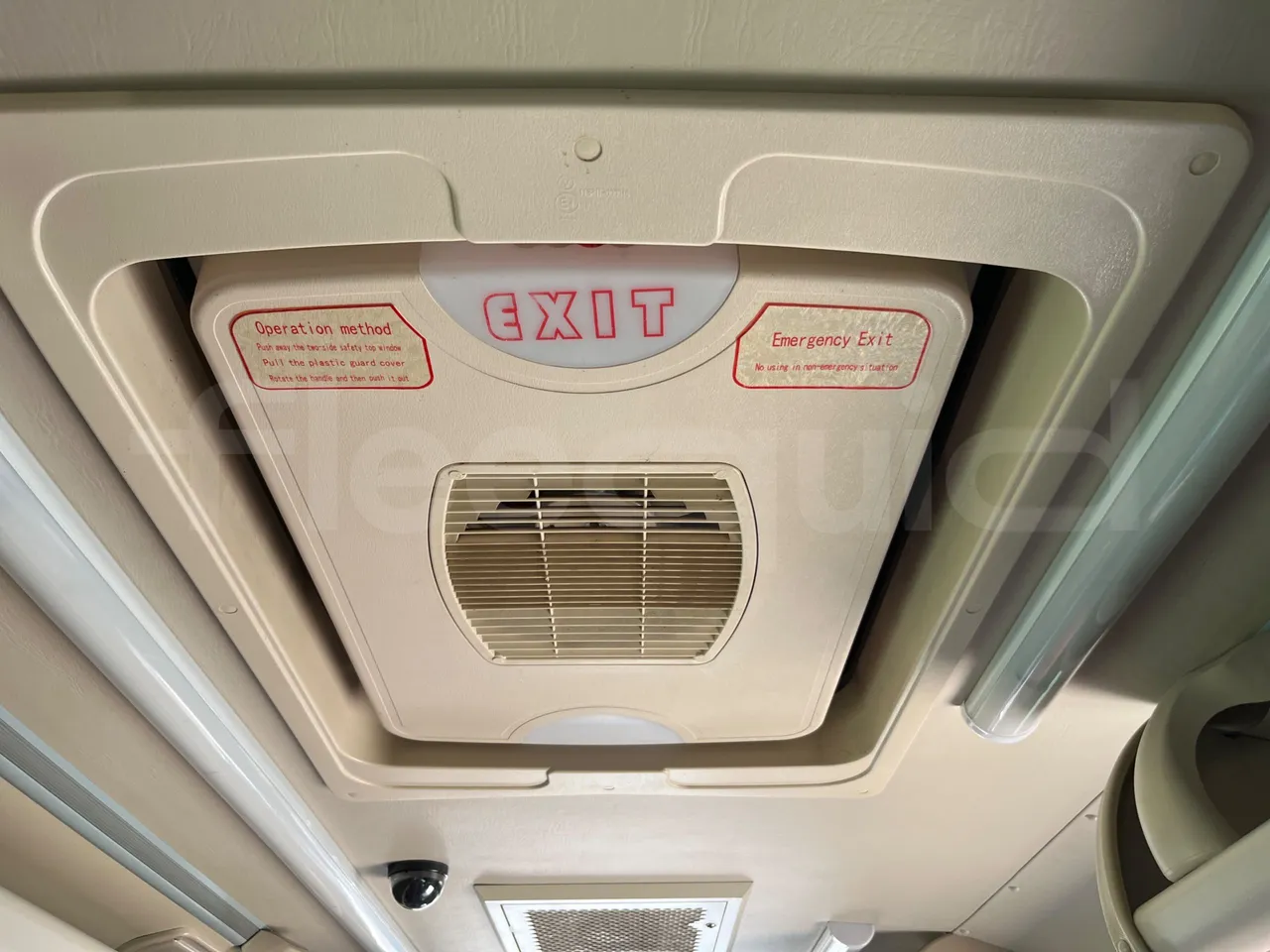 King Long XMQ6900 XMQ6900-3/ Euro 5 - 178Kw - 8,995 Mt - roof hatch 1