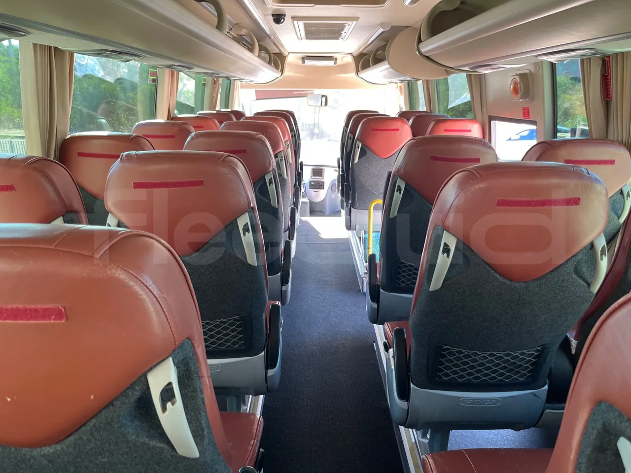 King Long XMQ6900 XMQ6900-3/ Euro 5 - 178Kw - 8,995 Mt - forward view all seats last row height