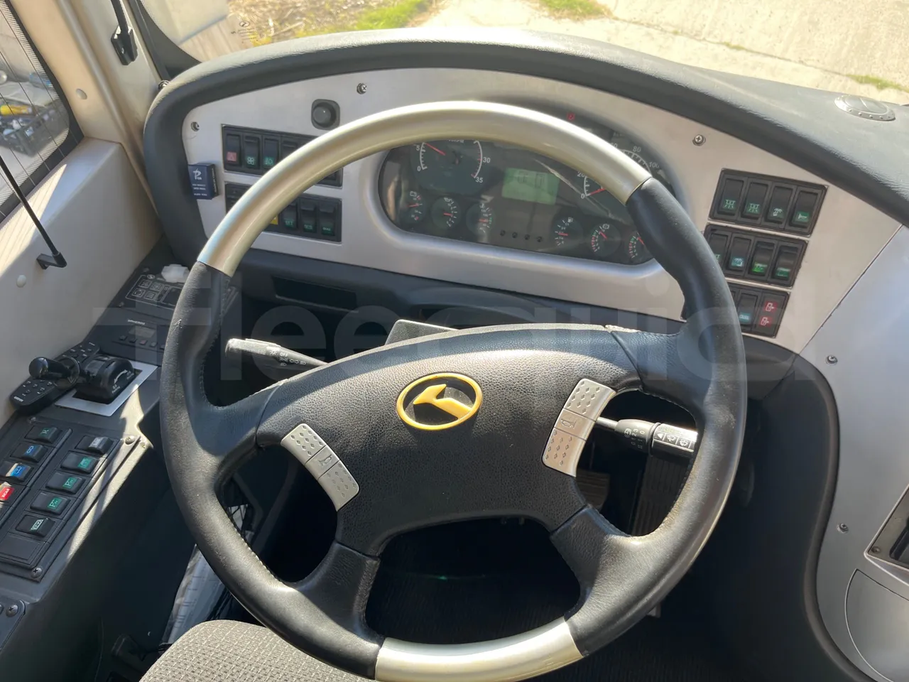 King Long XMQ6900 XMQ6900-3/ Euro 5 - 178Kw - 8,995 Mt - steering wheel photo