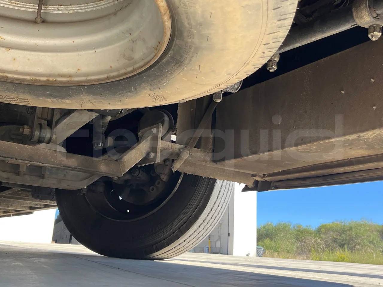 King Long XMQ6900 XMQ6900-3/ Euro 5 - 178Kw - 8,995 Mt - front axle left side