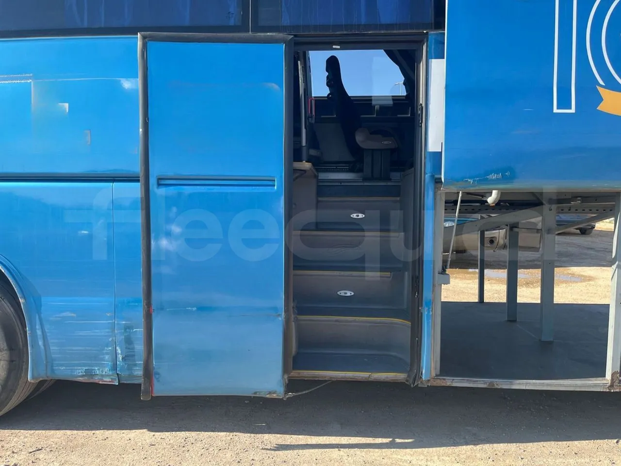 Iveco 389 - Second Door Open