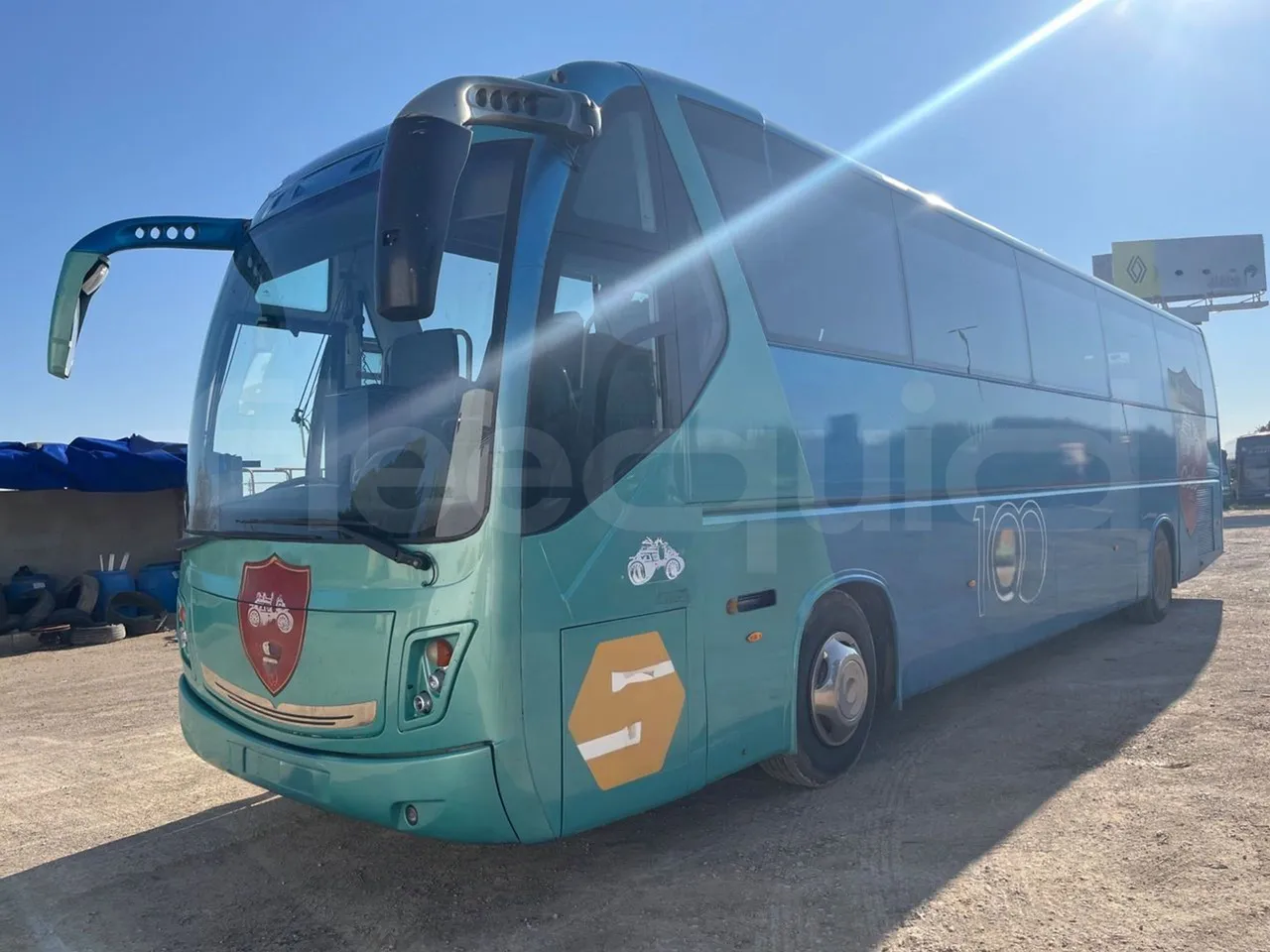 Iveco 389 - 3/4 Front Left Side
