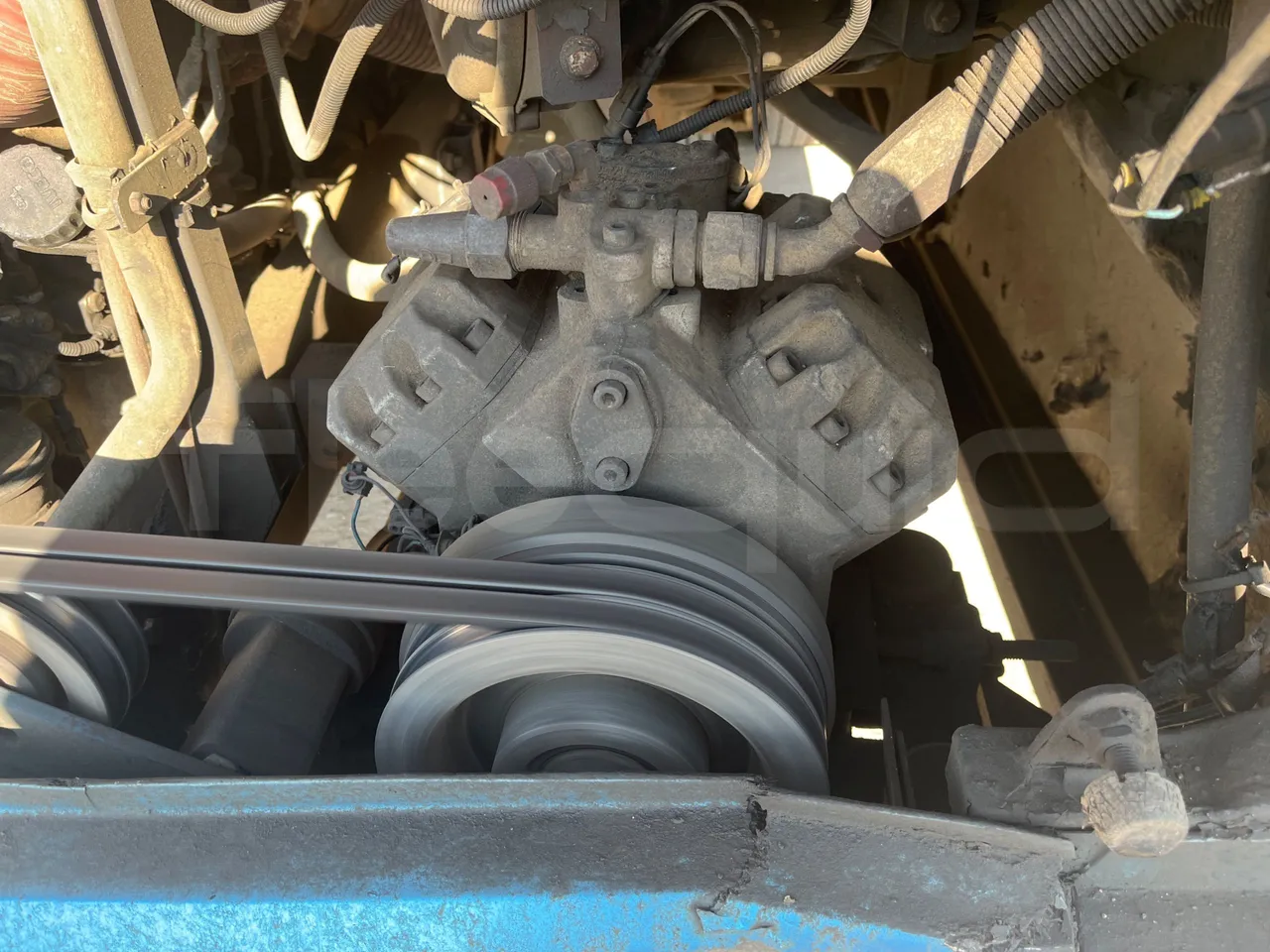 Iveco 389 - Air Conditioning Compressor