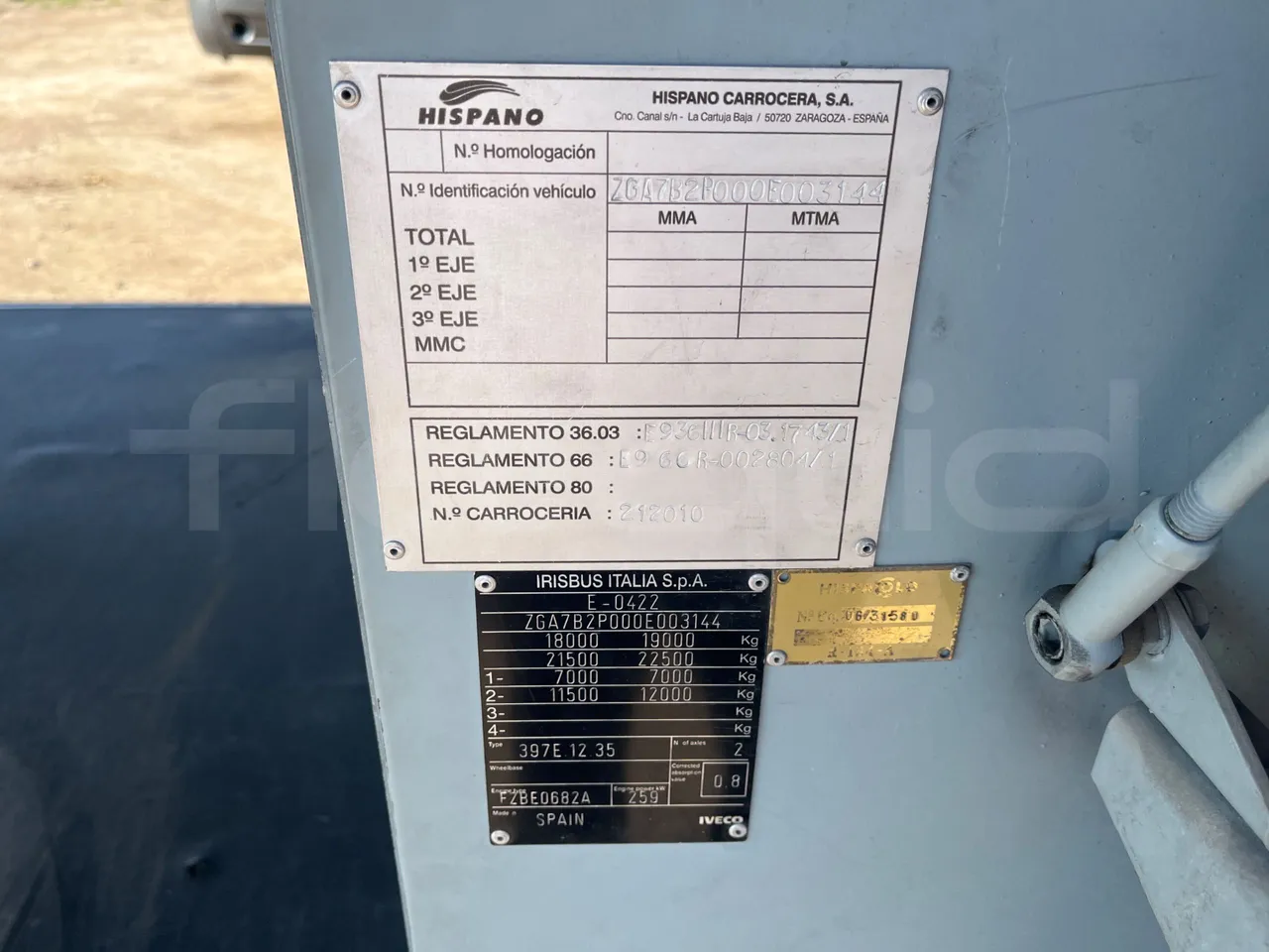 Iveco 389 - external compartments photo
