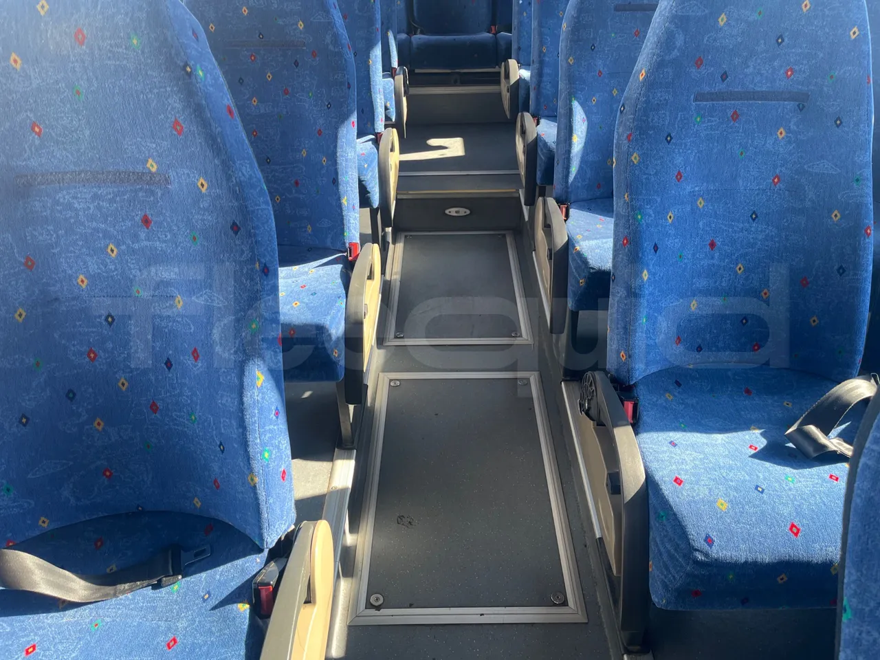 Iveco 389 - floor hatches photo