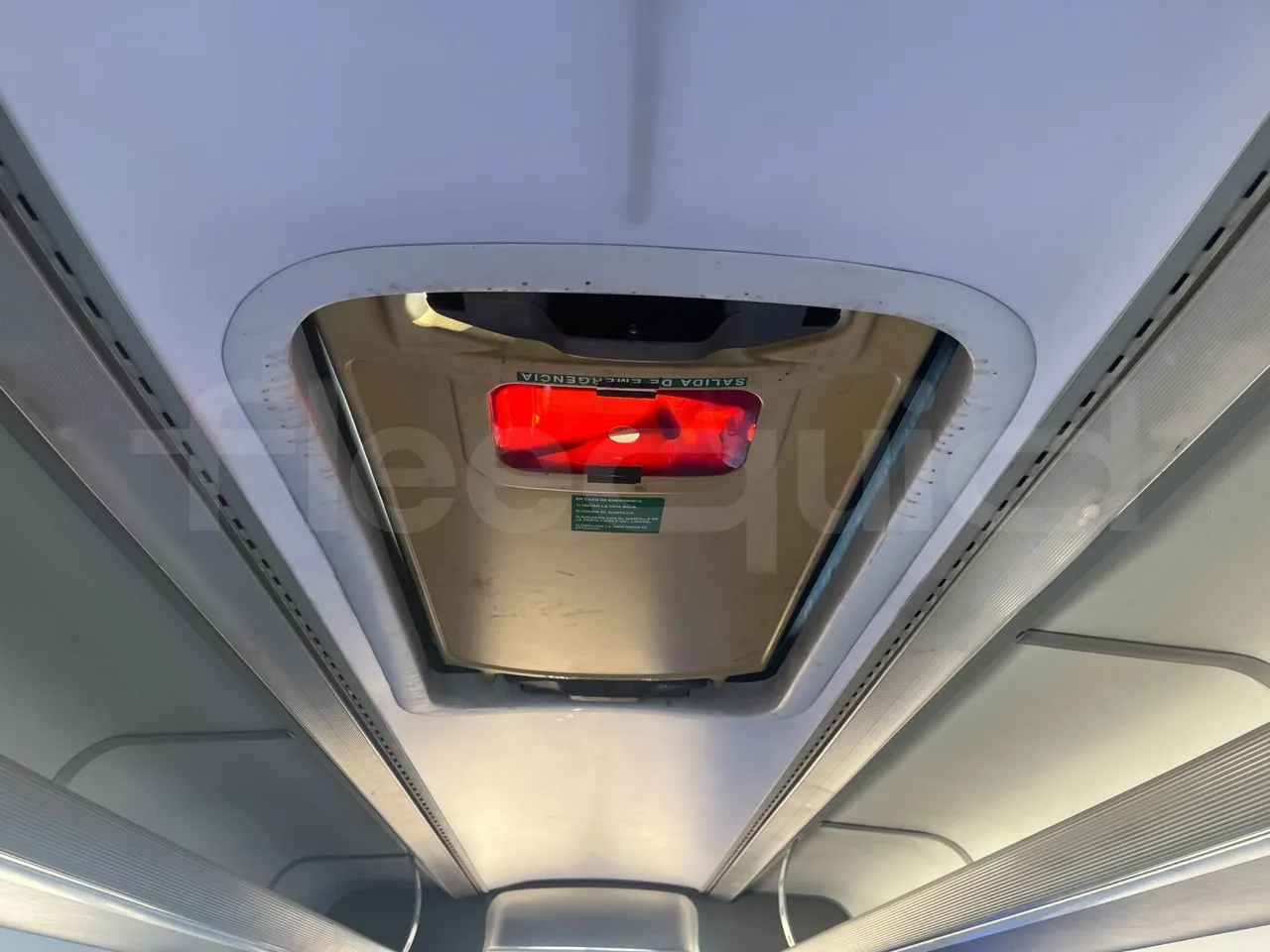 Iveco 389 - Roof Hatch 1