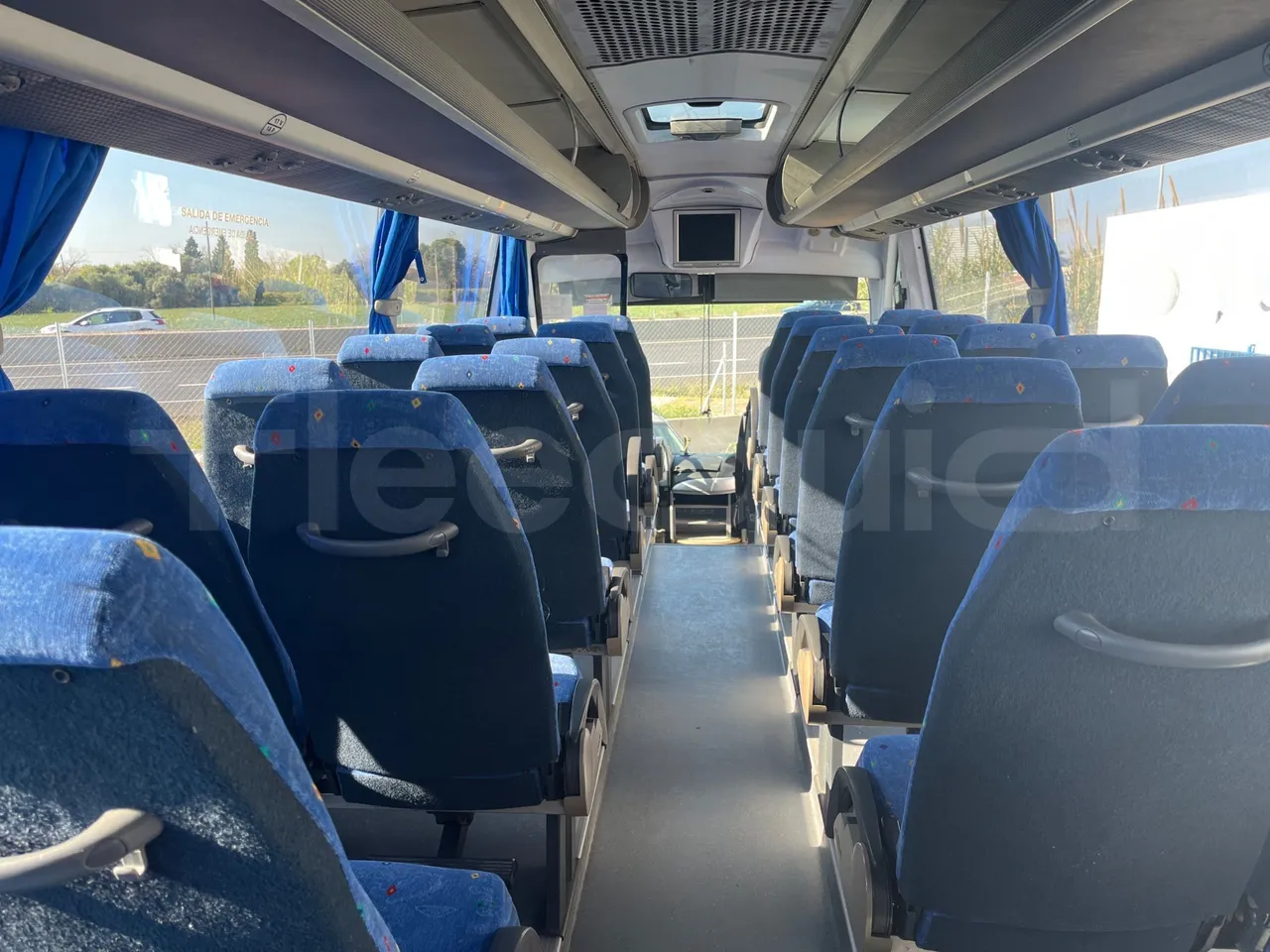 Iveco 389 - Forward Seats From Middle Position