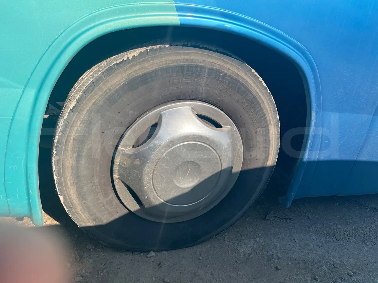 Iveco 389 - Second Axle Left Side: Tyre Thickness