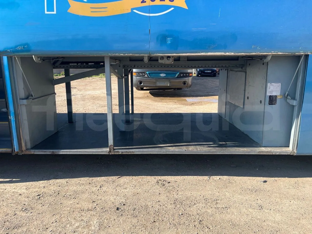 Iveco 389 - Left Side