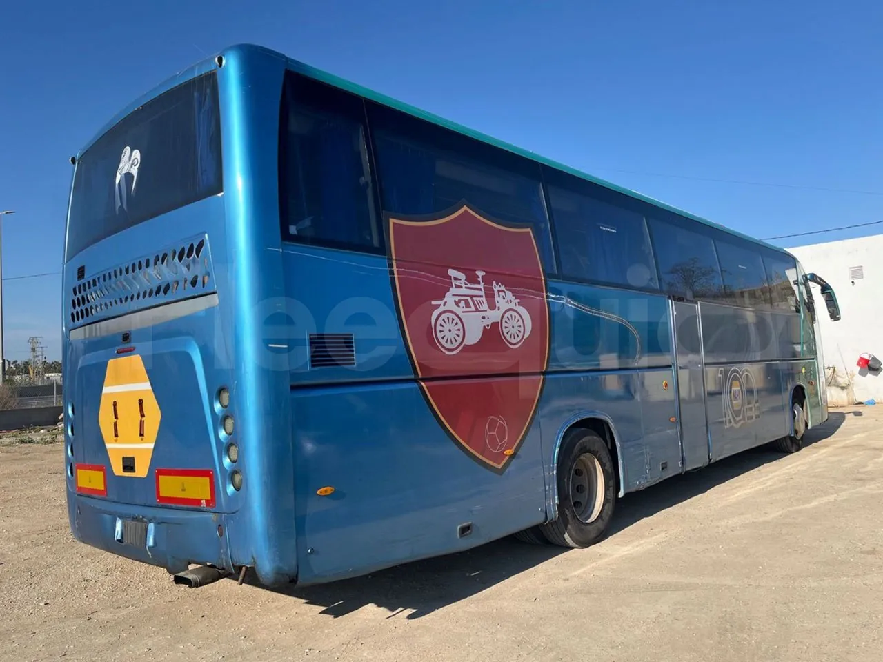 Iveco 389 - Right Side Doors Open