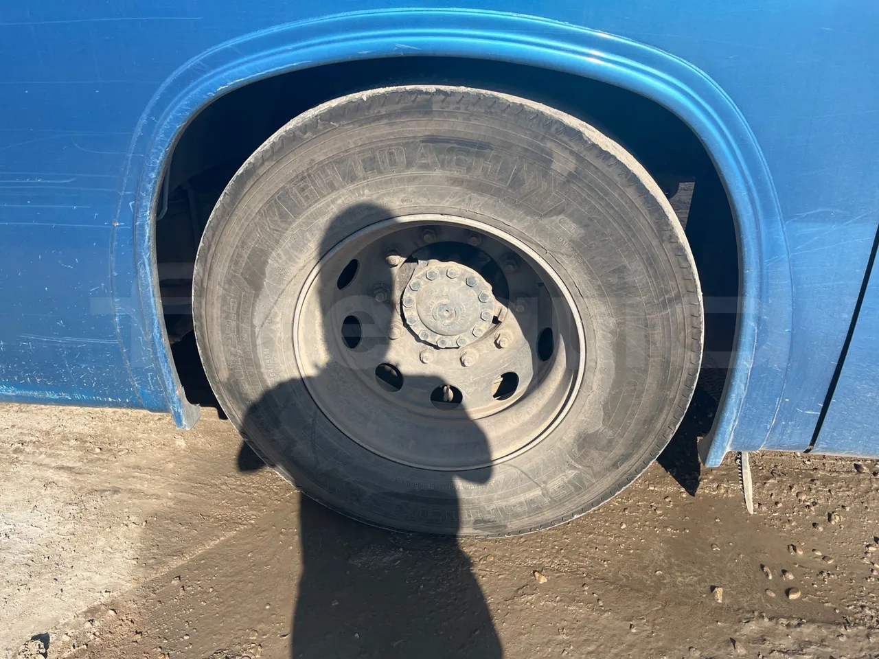 Iveco 389 - First Axle Left Side: Tyre Tread
