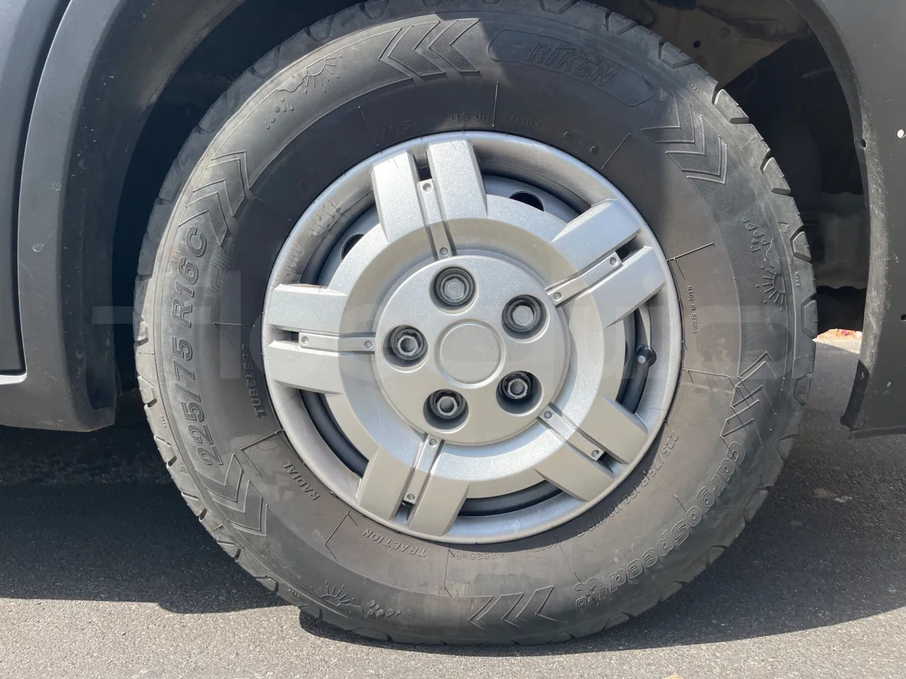 Fiat Ducato - First Axle Left Side: Tyre Size