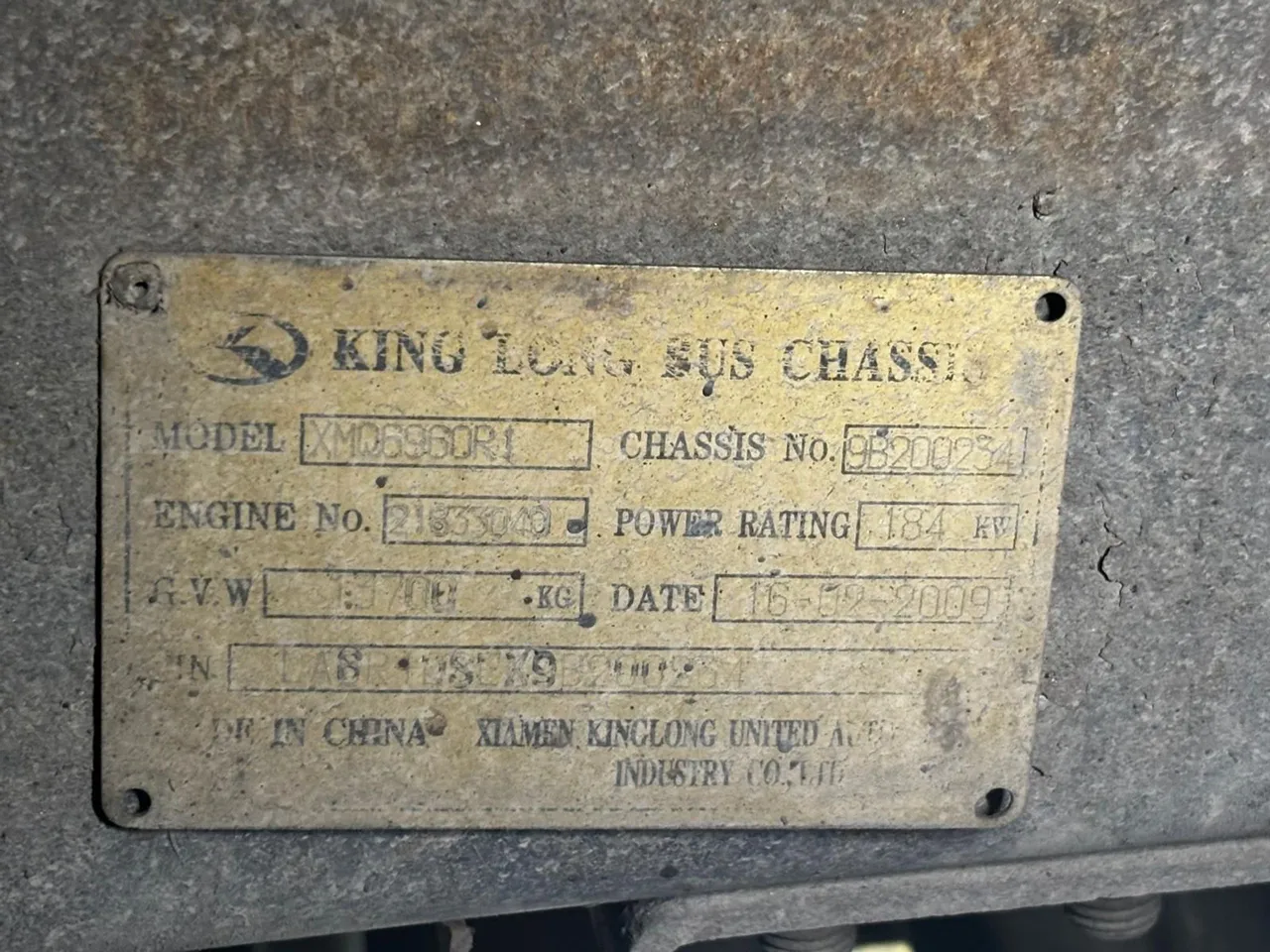 King Long XMQ6900 - engine plate photo
