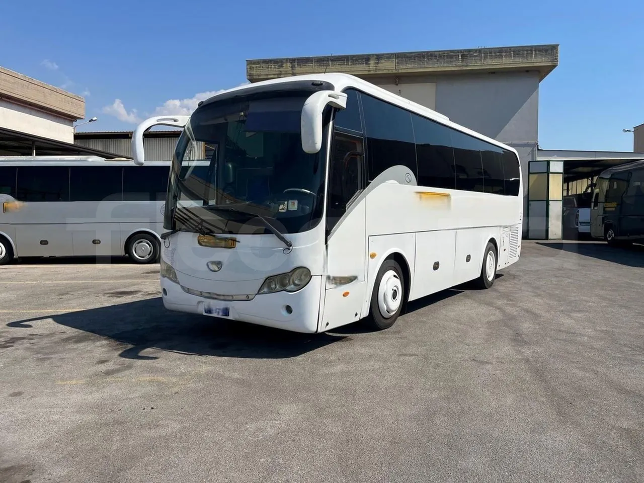 King Long XMQ6900 - 3/4 front left