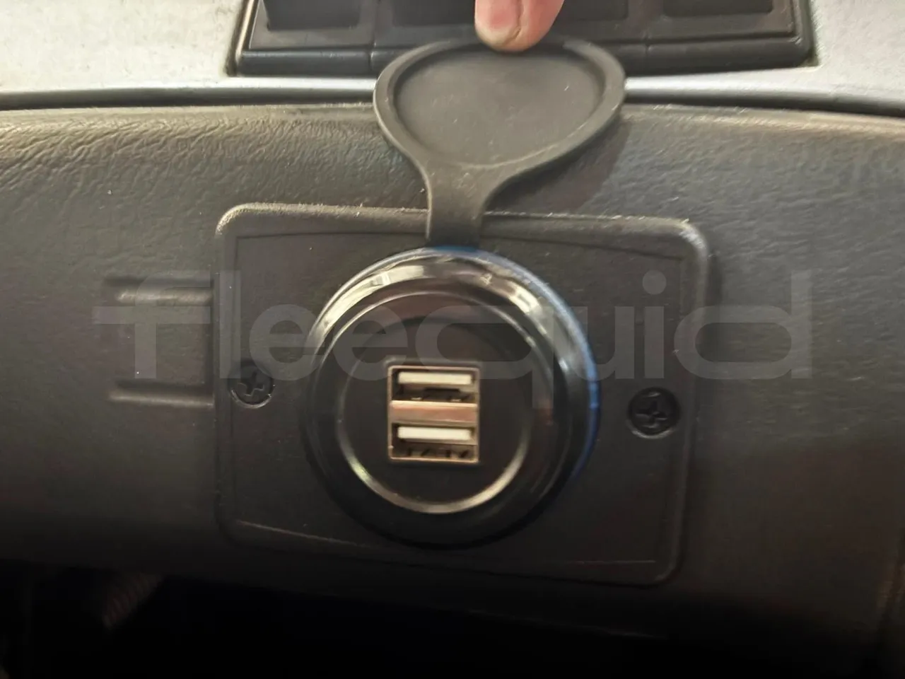 King Long XMQ6900 - usb charging detail