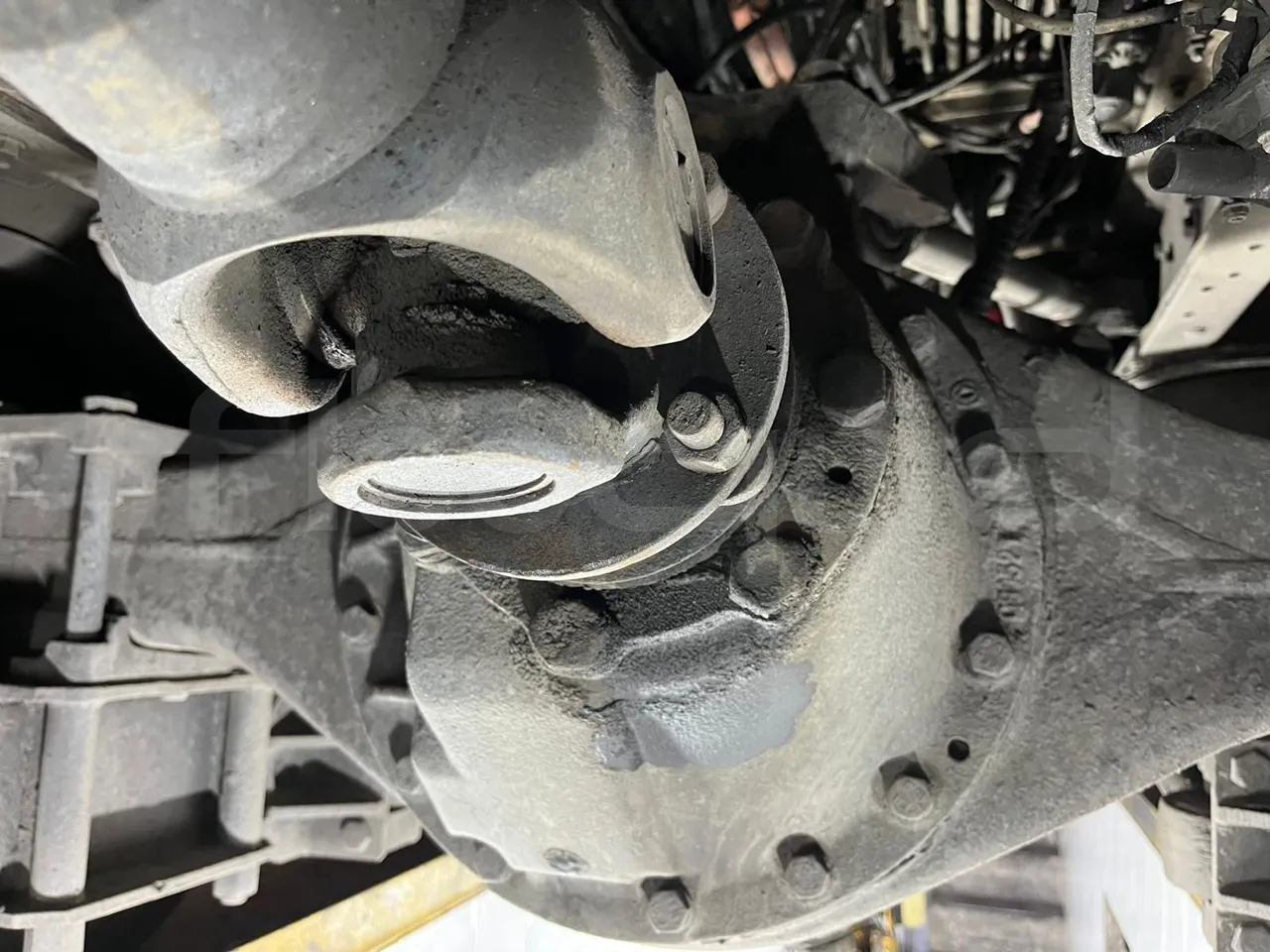 King Long XMQ6900 - differential photo