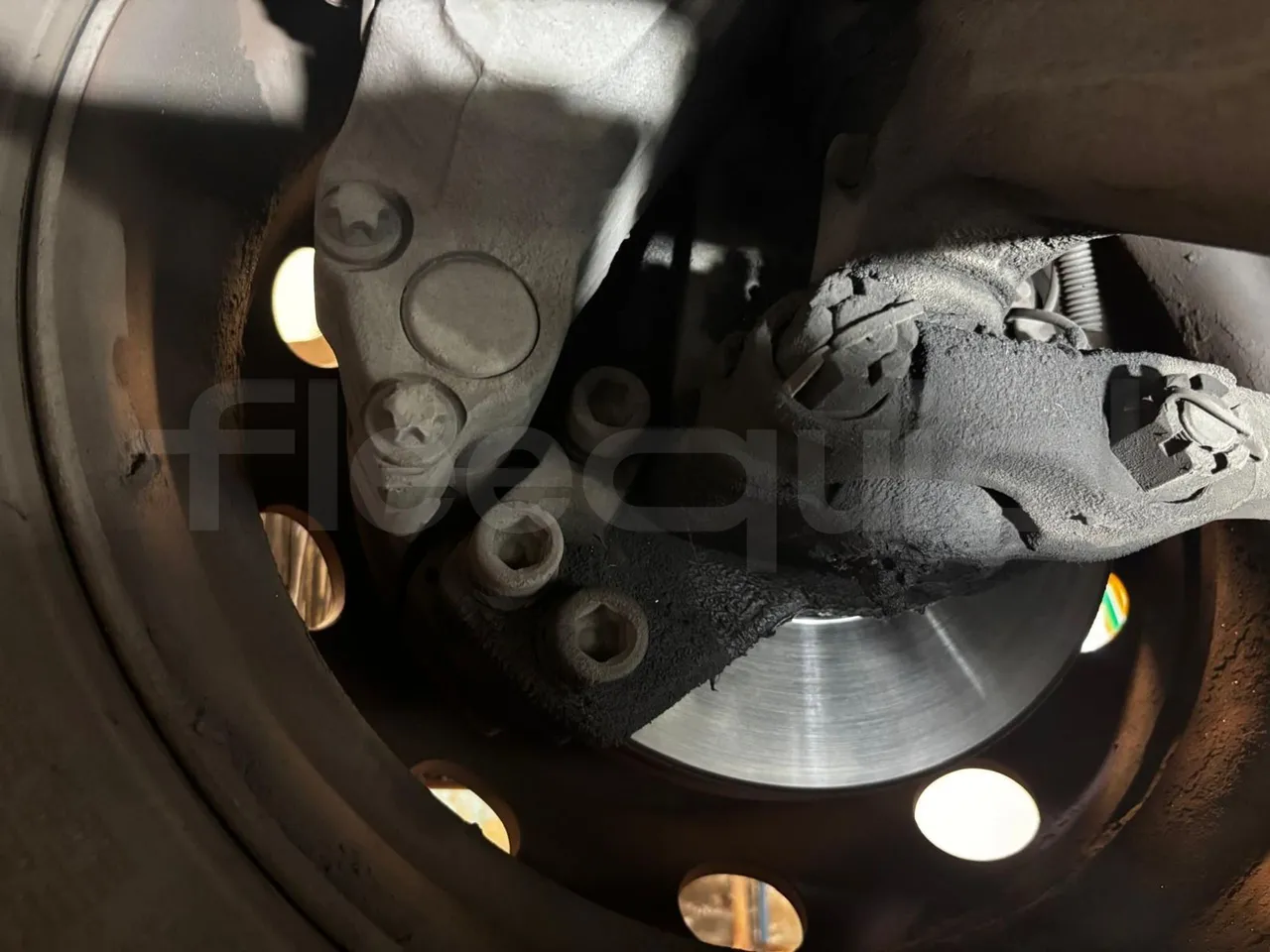 King Long XMQ6900 - axel 3 discs left