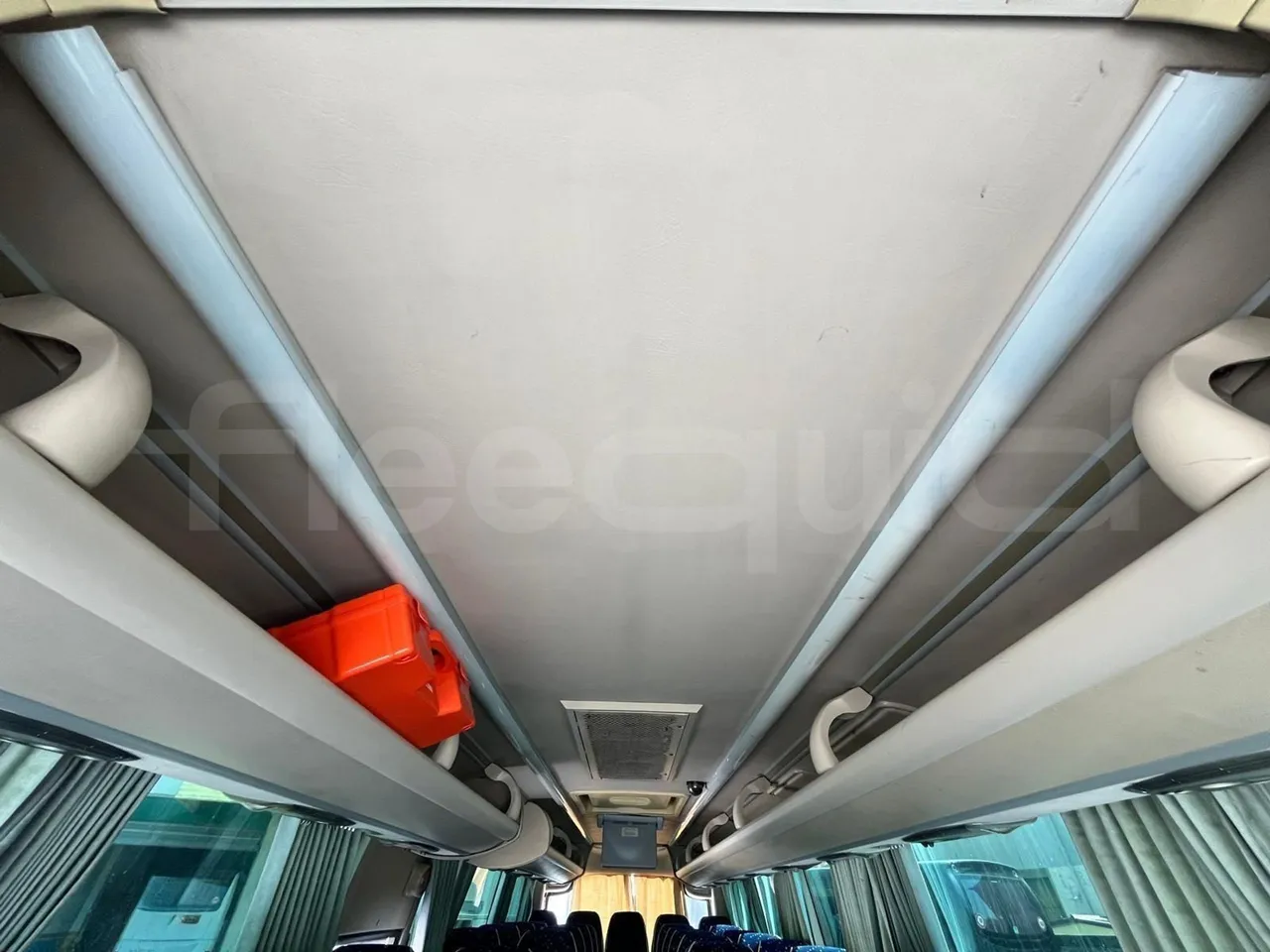 King Long XMQ6900 - handrails photo