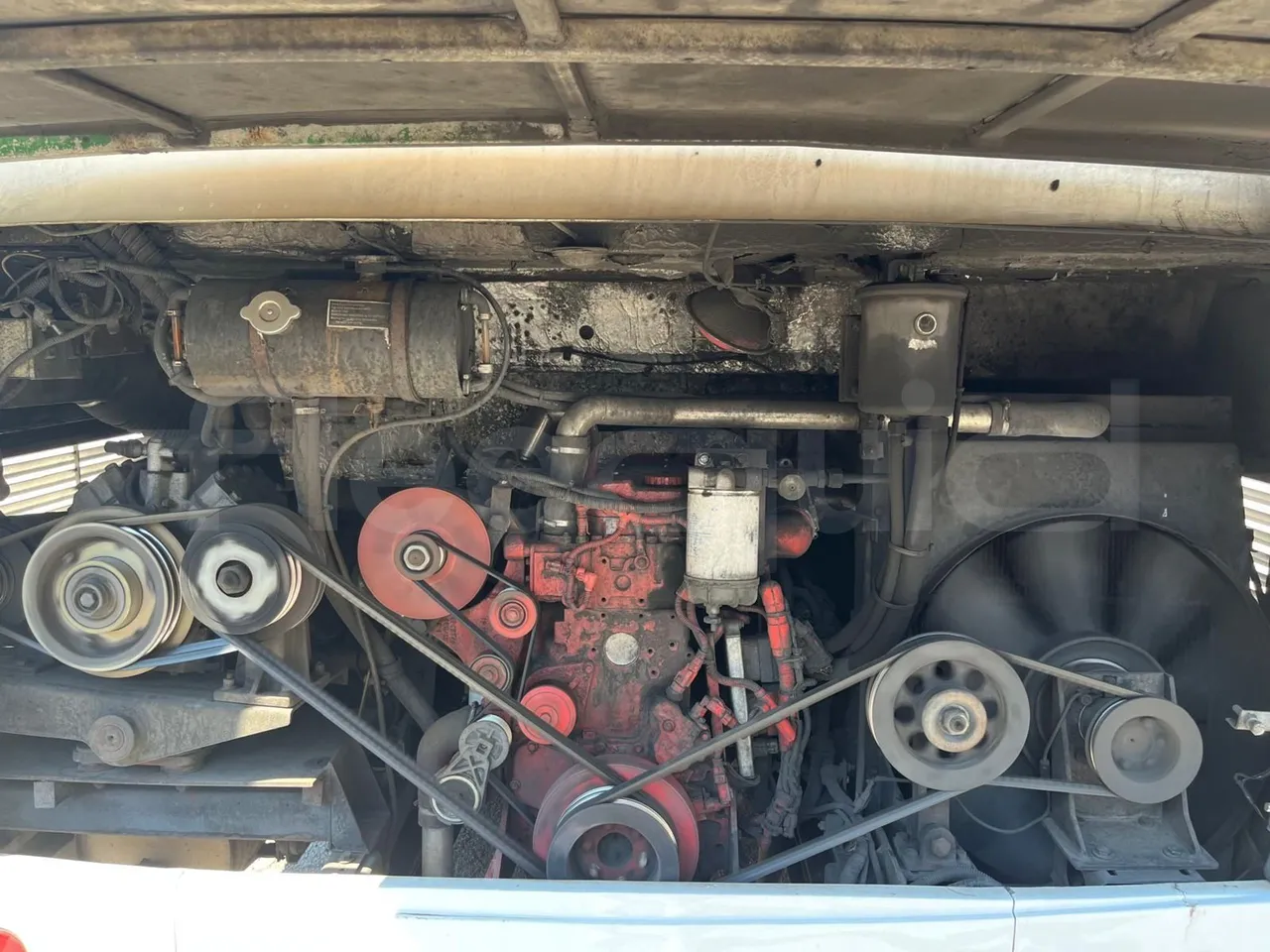 King Long XMQ6900 - rear hatch open
