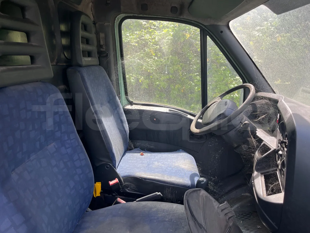 Iveco Daily 35/A - EUR3 - 85.3kW - 5.921m - driver's seat photo (mandatory for bus to scrap)
