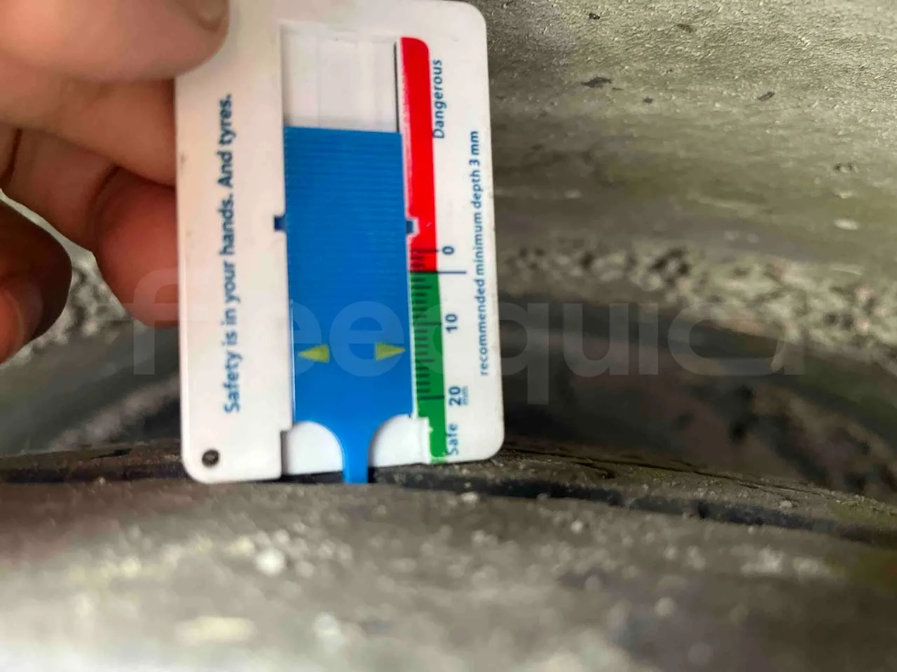 Mercedes-Benz Citaro - tread condition front tires right