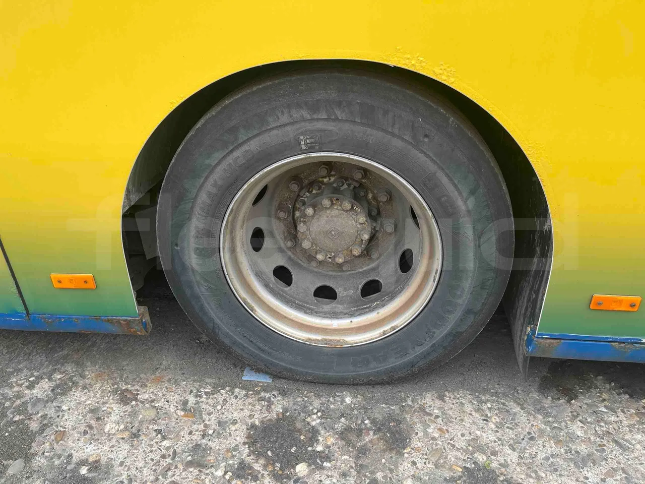 Mercedes-Benz Citaro - rear left tire photo