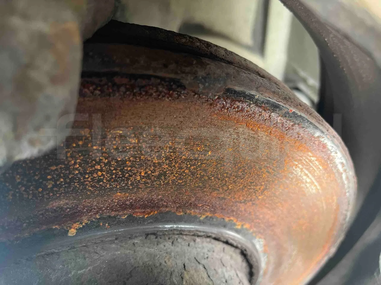 Mercedes-Benz Citaro - front axle left side