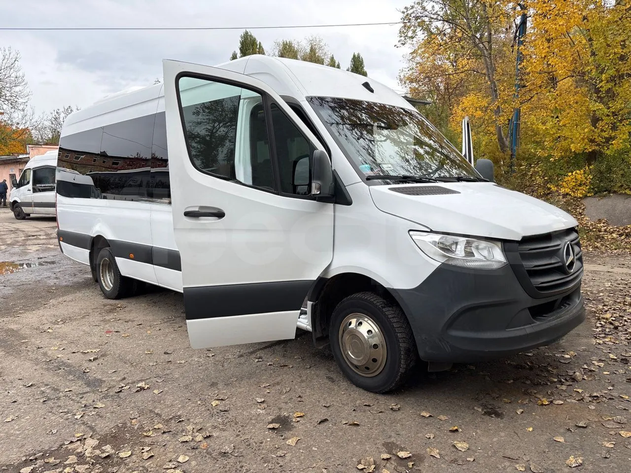 Mercedes-Benz Sprinter Mercus - Euro6 - 120kW -  6.961mt - 3/4 right front doors open