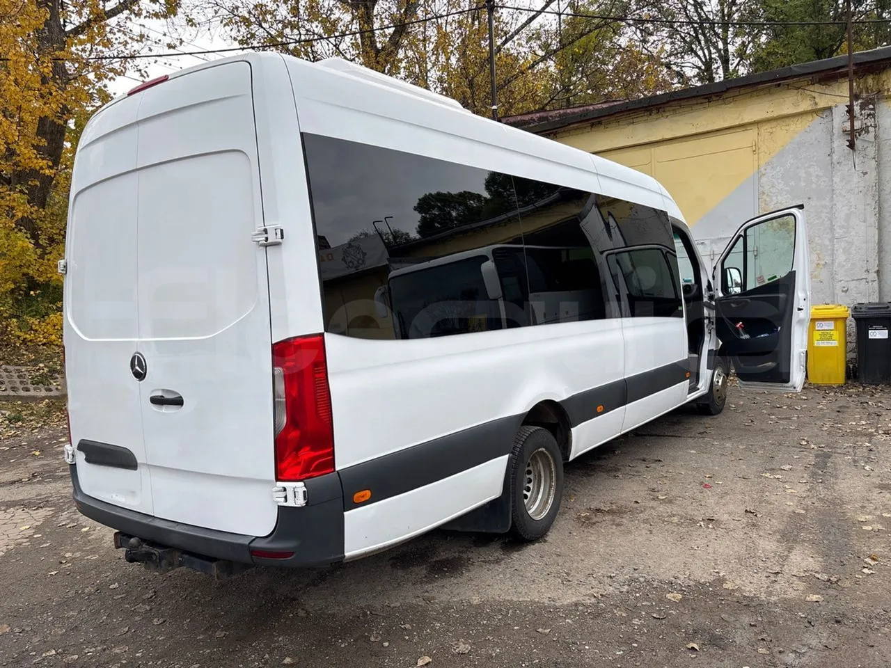 Mercedes-Benz Sprinter Mercus - Euro6 - 120kW -  6.961mt - 3/4 right rear doors open