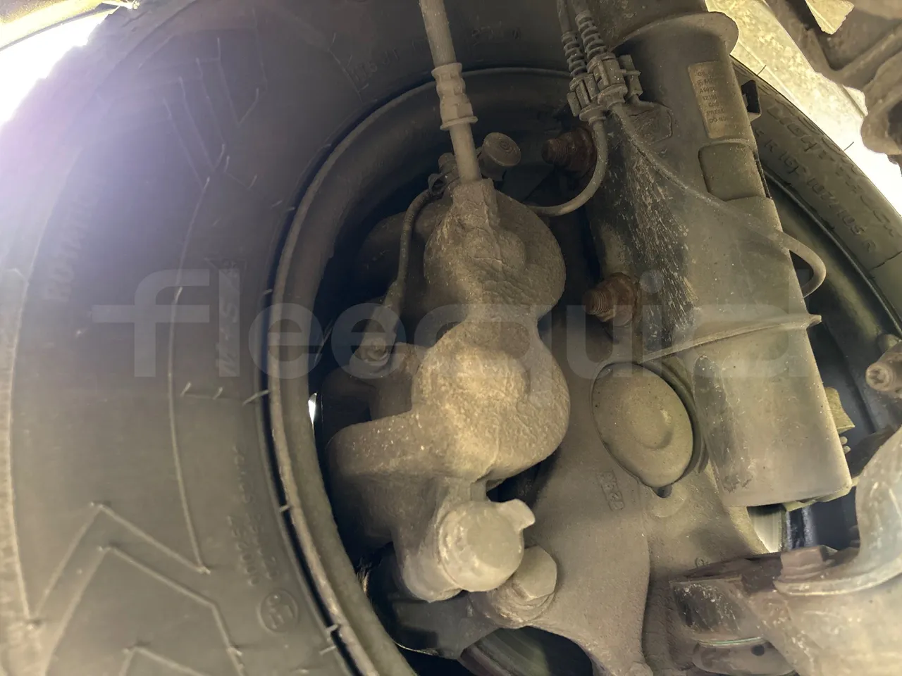 Mercedes-Benz Sprinter Mercus - Euro6 - 120kW -  6.961mt - front brake calipers left