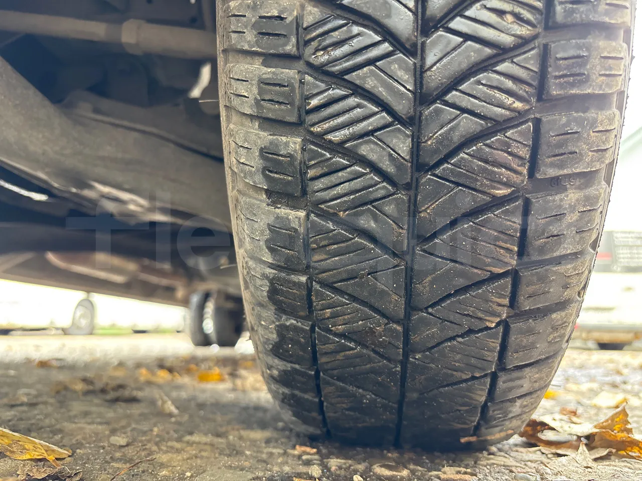 Mercedes-Benz Sprinter Mercus - Euro6 - 120kW -  6.961mt - tread condition front tires left