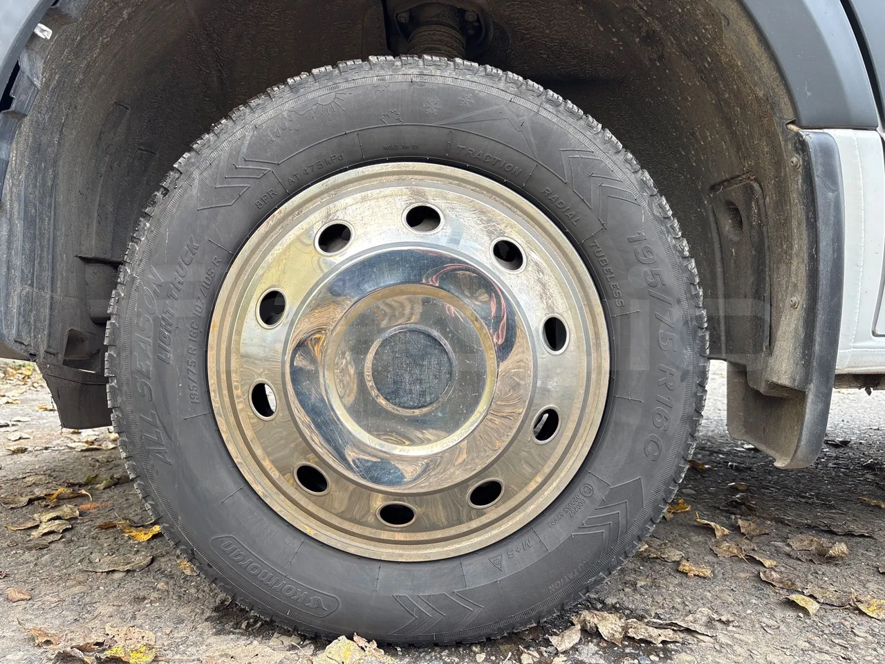 Mercedes-Benz Sprinter Mercus - Euro6 - 120kW -  6.961mt - front left tire measurements