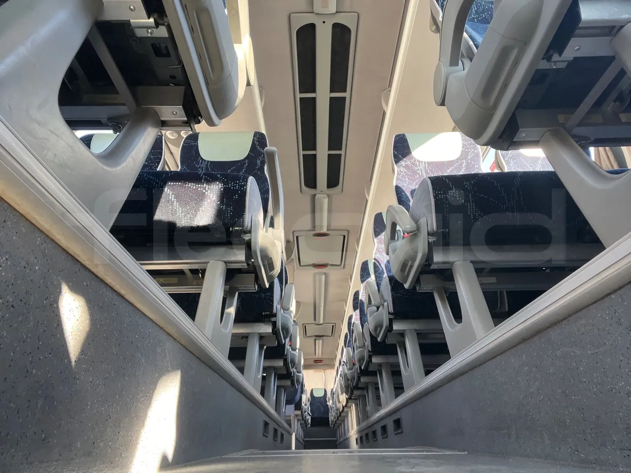 Volvo 9500 B4SC - EUR6 - 286kW - 12.290m - jack and driver keys