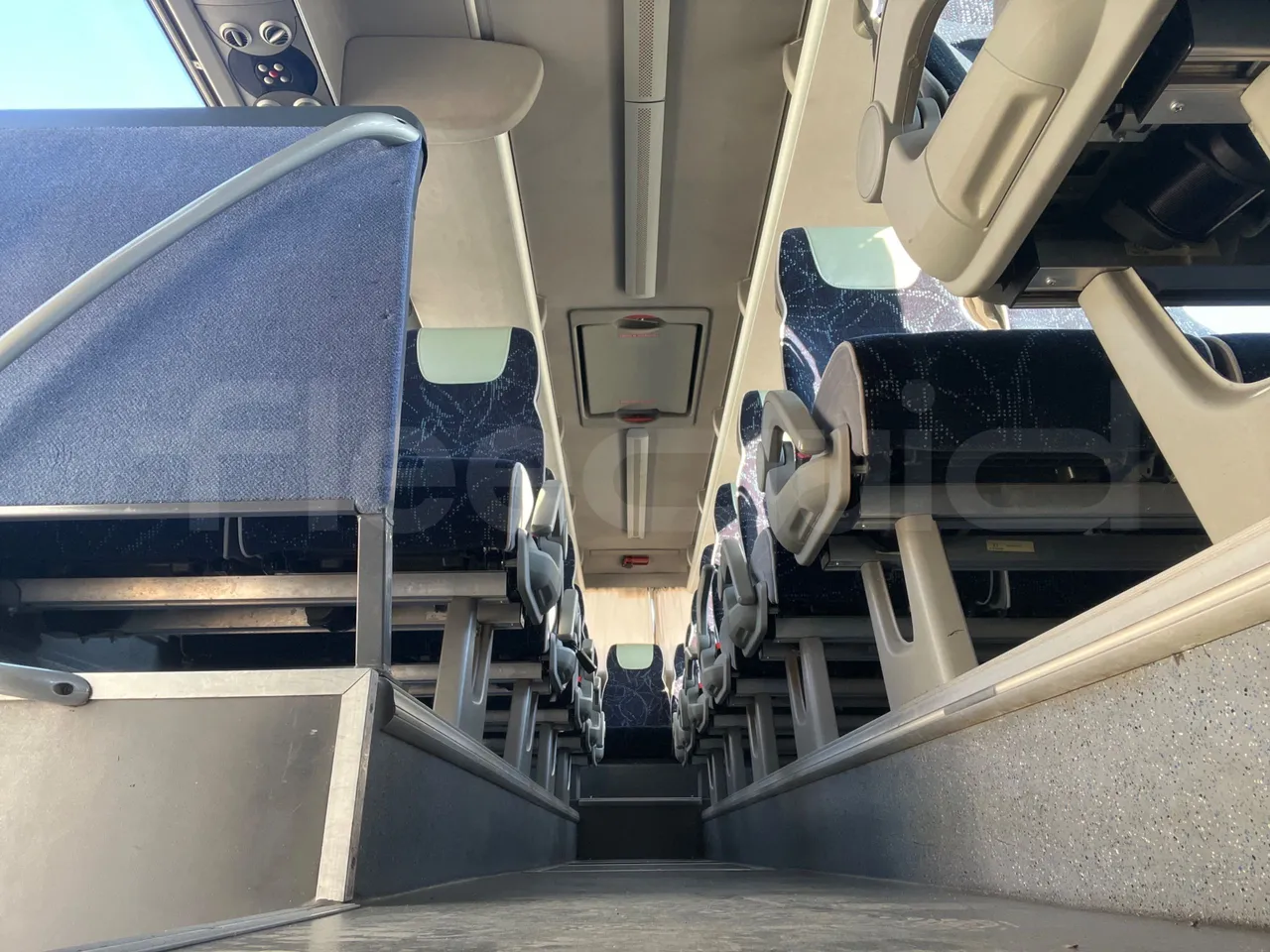 Volvo 9500 B4SC - EUR6 - 286kW - 12.290m - seat brackets photo