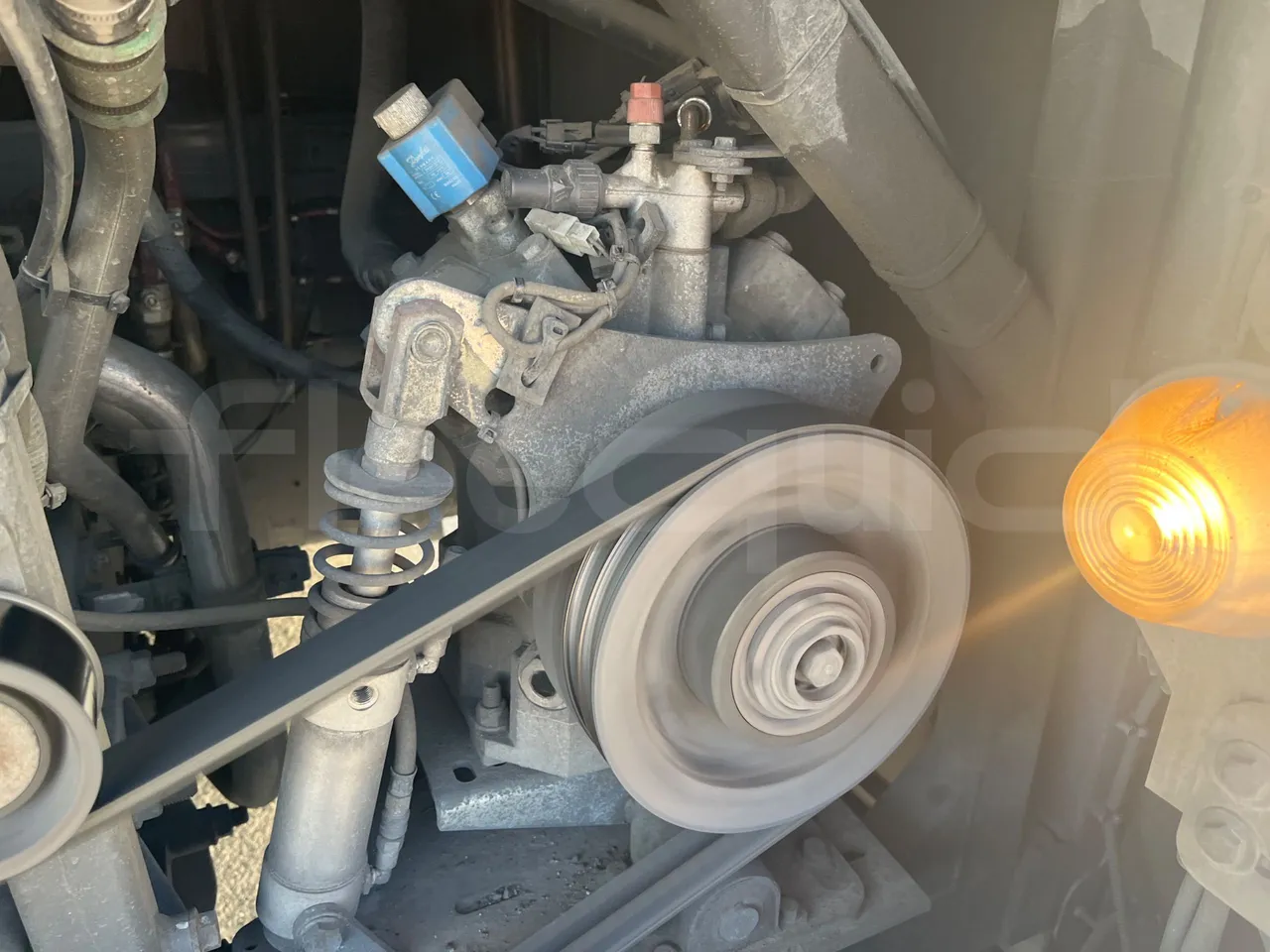 Volvo 9500 B4SC - EUR6 - 286kW - 12.290m - air conditioning compressor