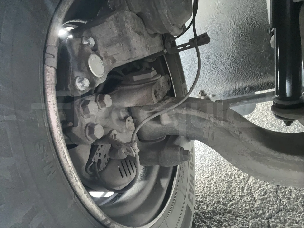 Volvo 9500 B4SC - EUR6 - 286kW - 12.290m - front discs right