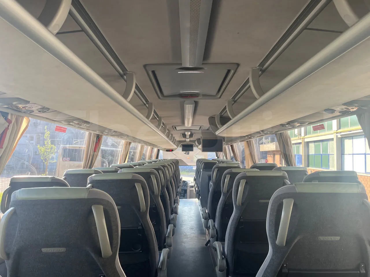 Volvo 9500 B4SC - EUR6 - 286kW - 12.290m - forward view all seats last row height