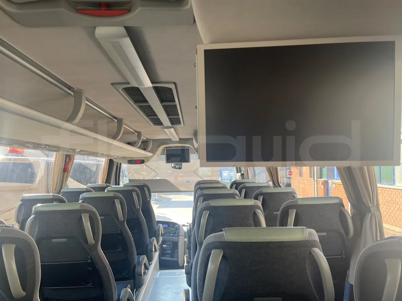 Volvo 9500 B4SC - EUR6 - 286kW - 12.290m - monitor detail photo