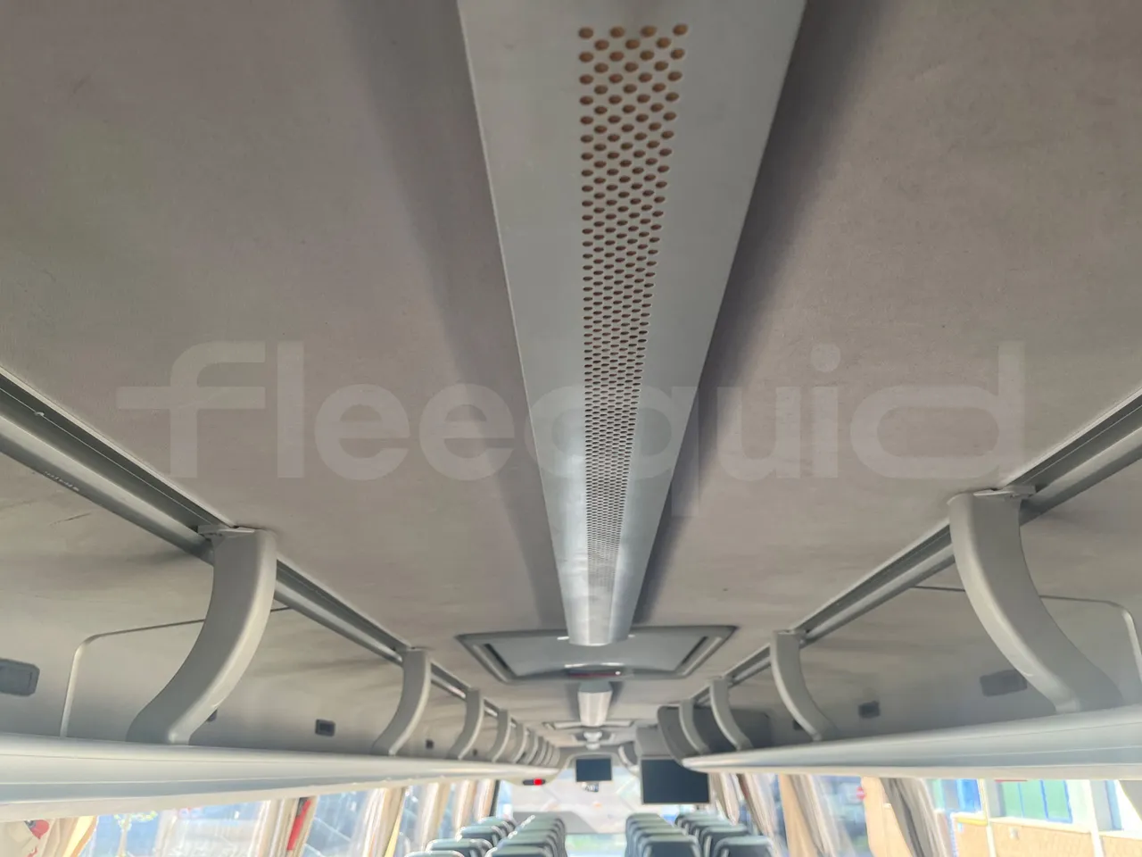 Volvo 9500 B4SC - EUR6 - 286kW - 12.290m - overhead compartments photo
