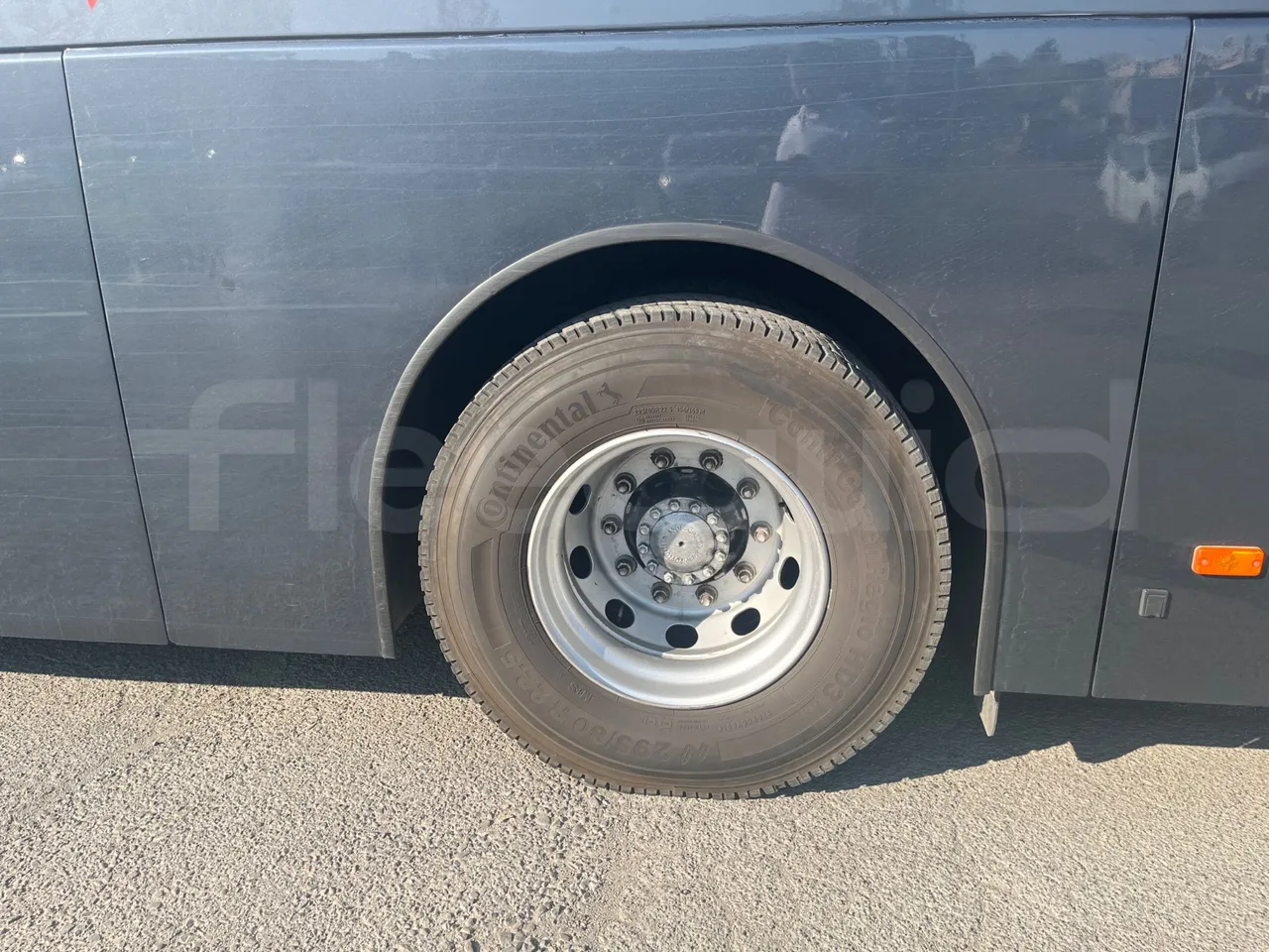 Volvo 9500 B4SC - EUR6 - 286kW - 12.290m - rear left tire photo