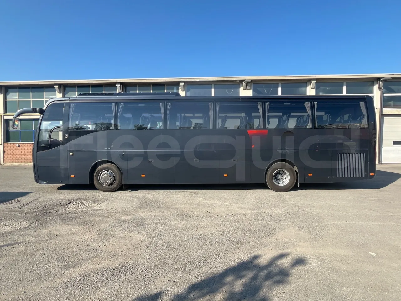 Volvo 9500 B4SC - EUR6 - 286kW - 12.290m - under carpet photo