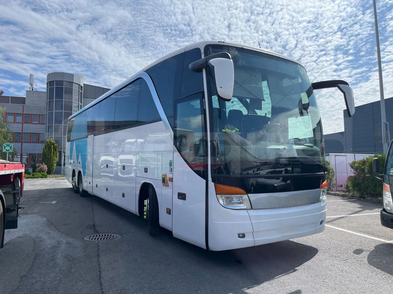 Setra S 417 S417 HDH/ Euro 4 - 350 Kw - 13,85 Mt - 3/4 front right doors (mandatory for bus to scrap)