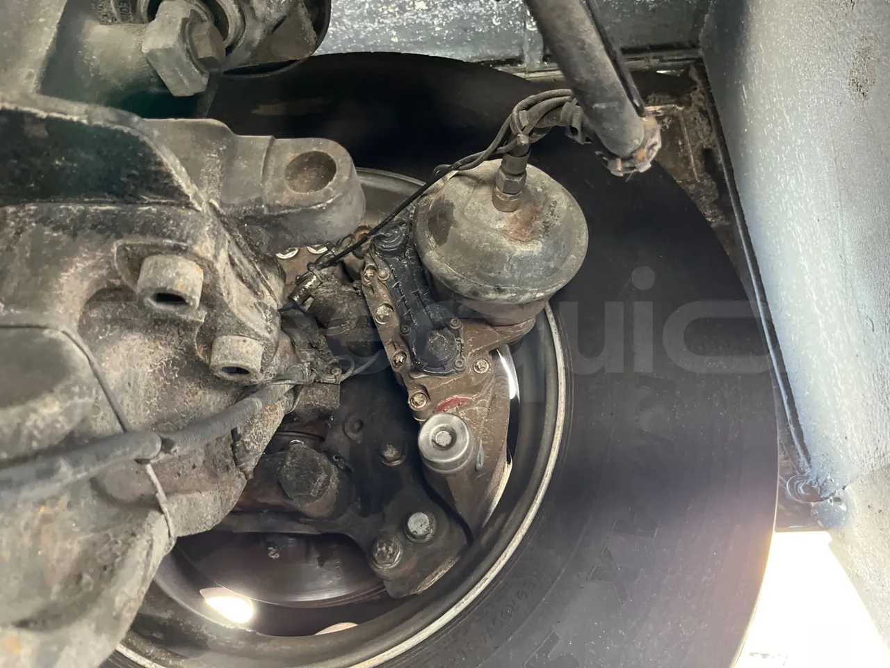 Setra S 417 S417 HDH/ Euro 4 - 350 Kw - 13,85 Mt - axel 3 caliper brakes right
