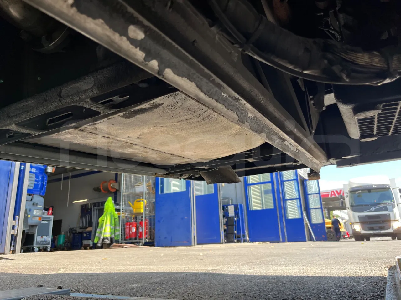 Setra S 417 S417 HDH/ Euro 4 - 350 Kw - 13,85 Mt - exhaust photo