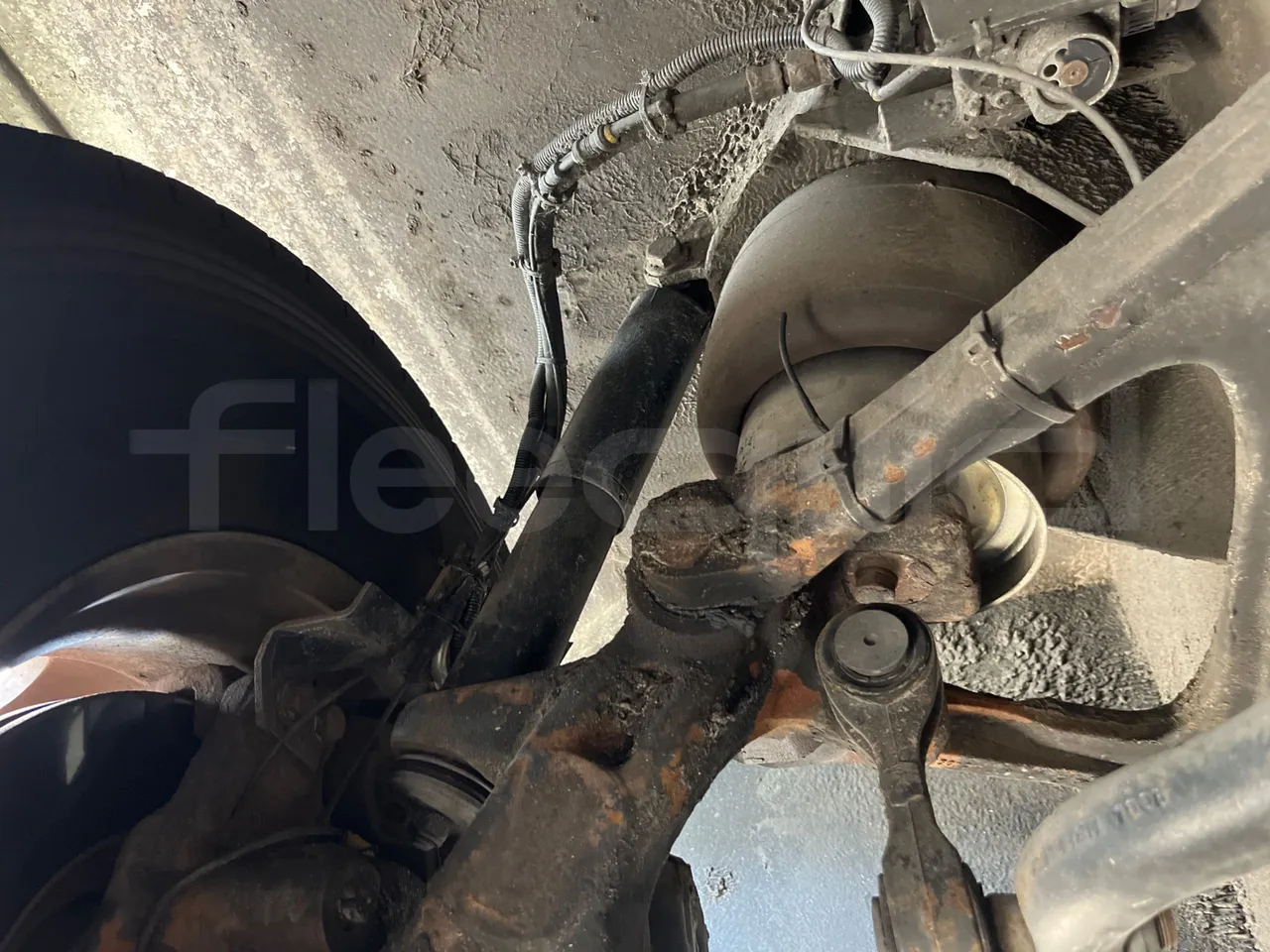 Setra S 417 S417 HDH/ Euro 4 - 350 Kw - 13,85 Mt - front shock absorbers left