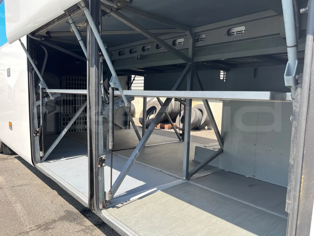 Setra S 417 S417 HDH/ Euro 4 - 350 Kw - 13,85 Mt - internal frame rust check