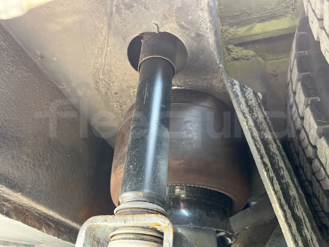 Setra S 417 S417 HDH/ Euro 4 - 350 Kw - 13,85 Mt - axle 2 shock absorbers 1 right
